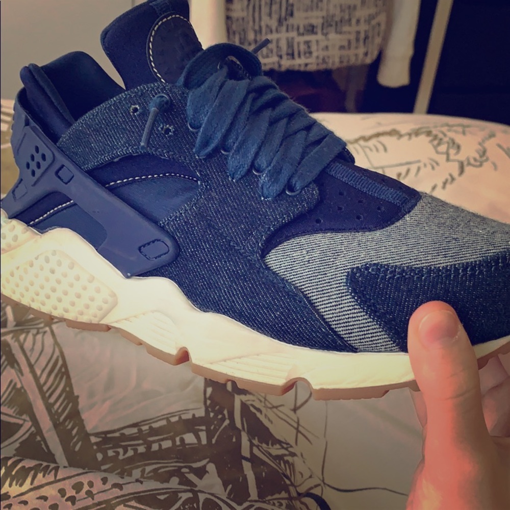 Nike Women’s Huarache Sneakers